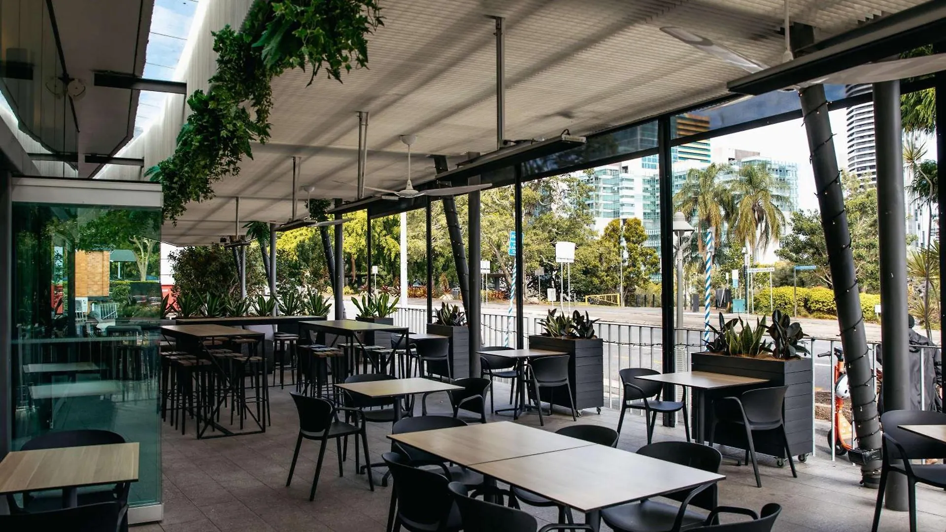 Mercure Brisbane Spring Hill 4*,