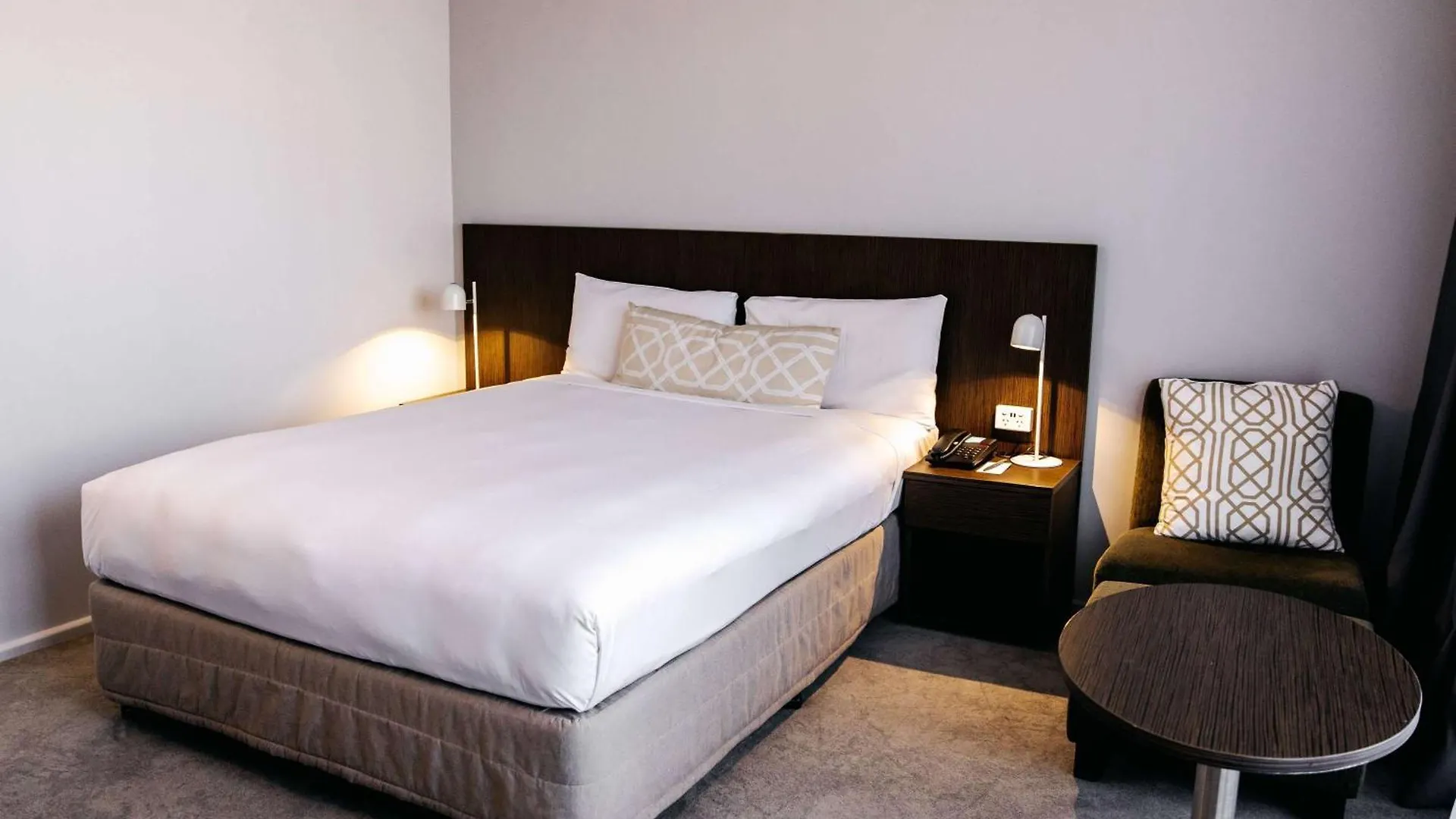 Mercure Brisbane Spring Hill 4*,