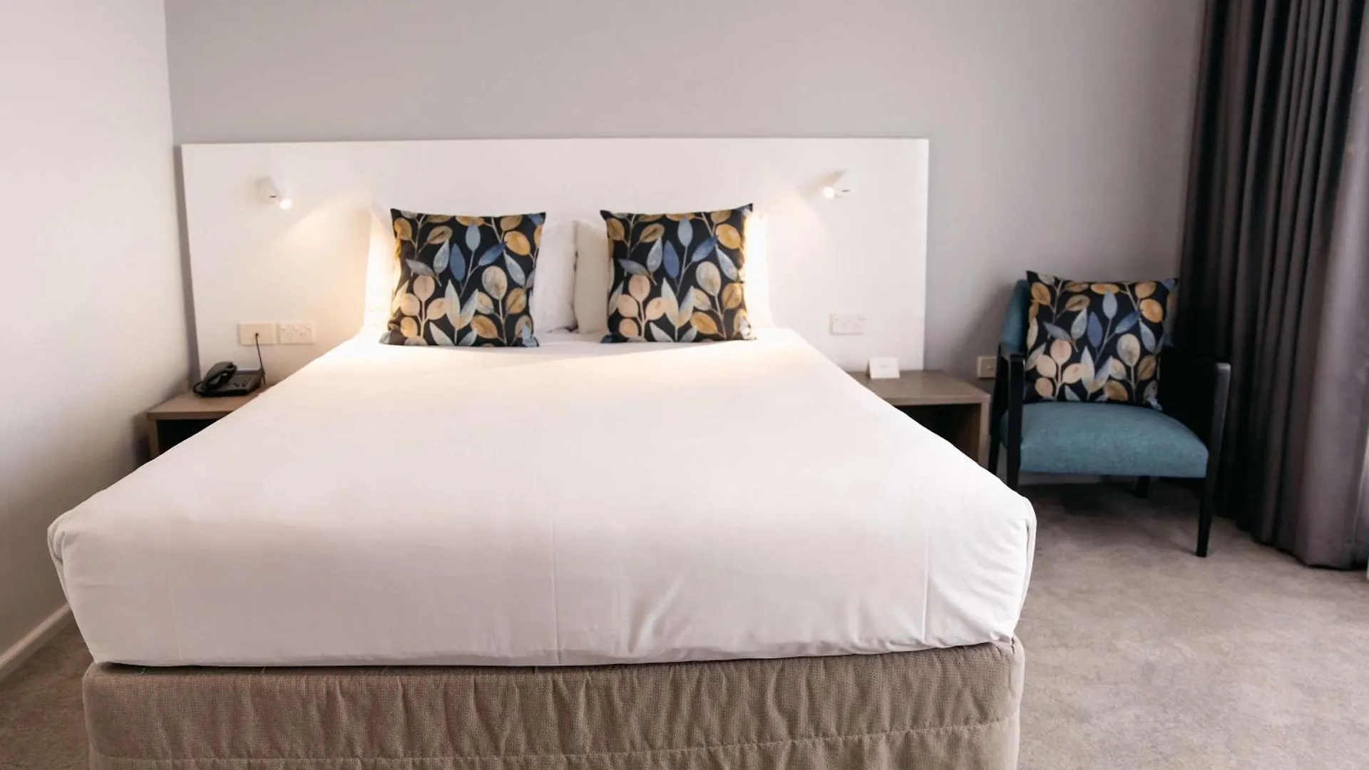 Mercure Brisbane Spring Hill 4*,