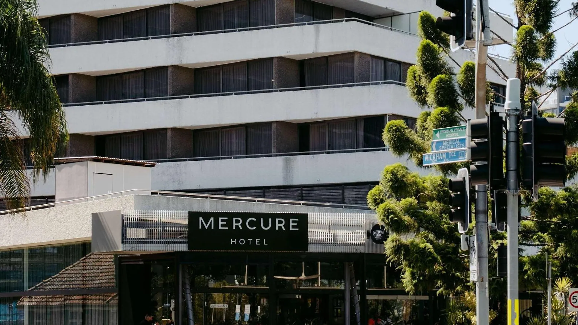 Mercure Brisbane Spring Hill 4*,
