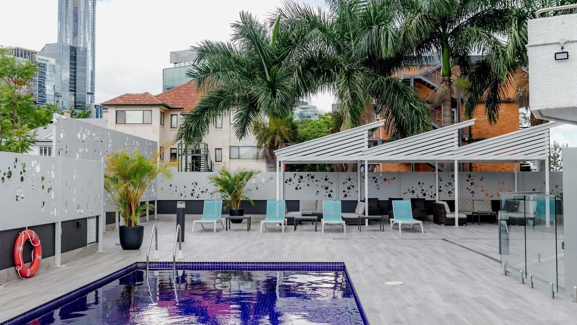 Mercure Brisbane Spring Hill 4*,